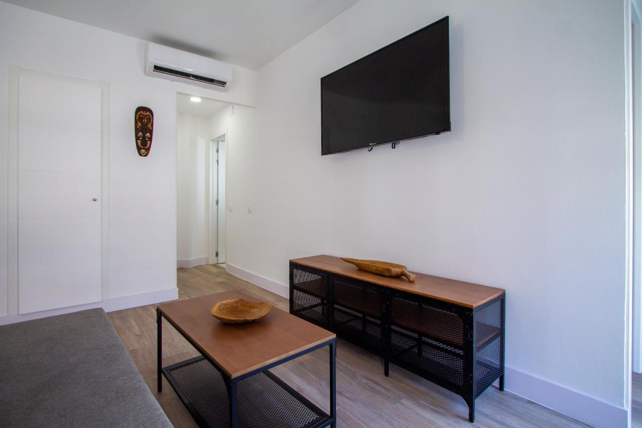 Apartamentos Cuatro Caminos Madryt Zewnętrze zdjęcie