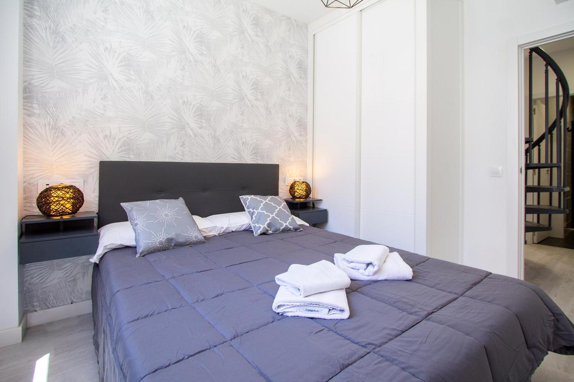 Apartamentos Cuatro Caminos Madryt Zewnętrze zdjęcie