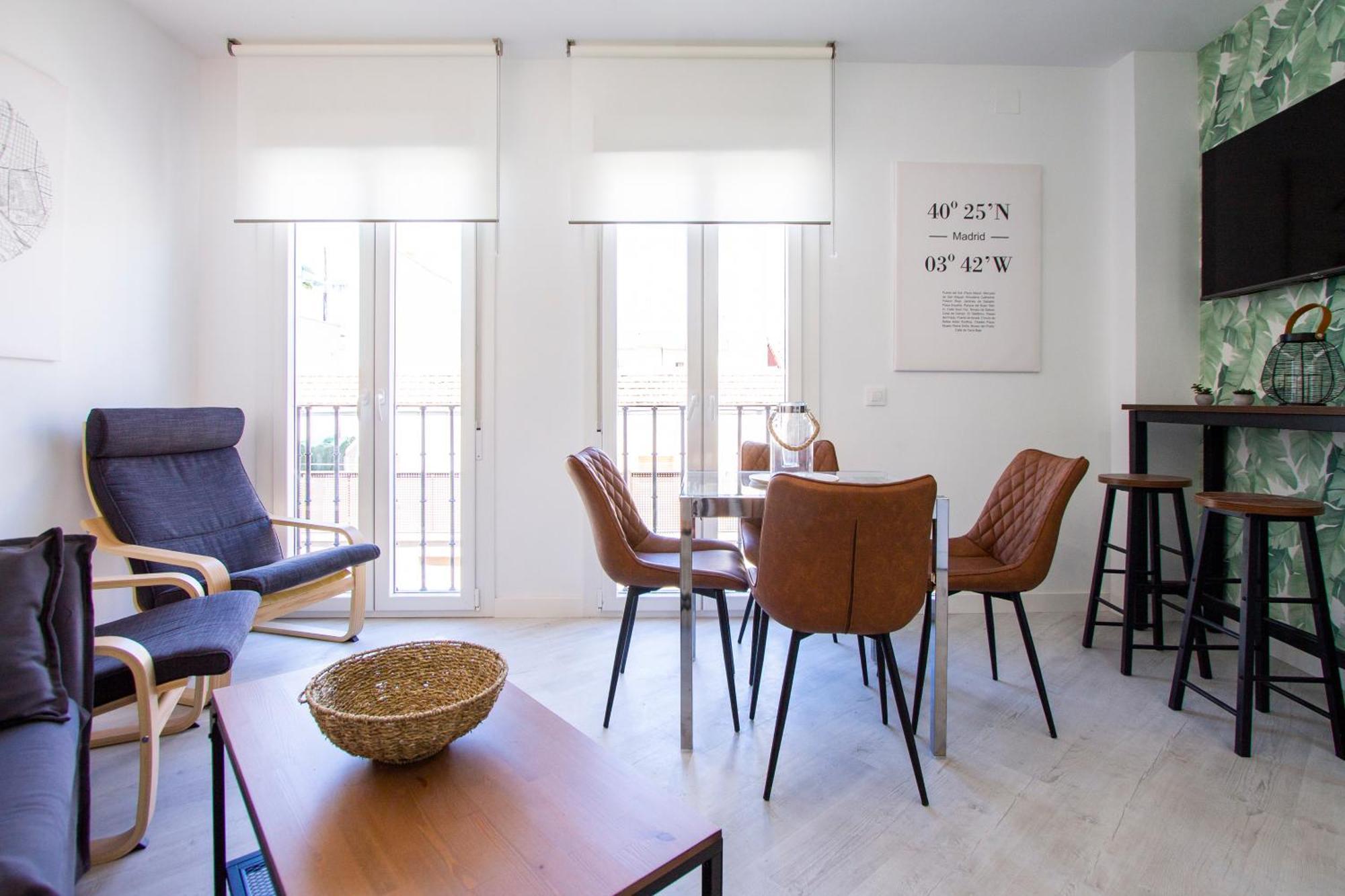 Apartamentos Cuatro Caminos Madryt Zewnętrze zdjęcie